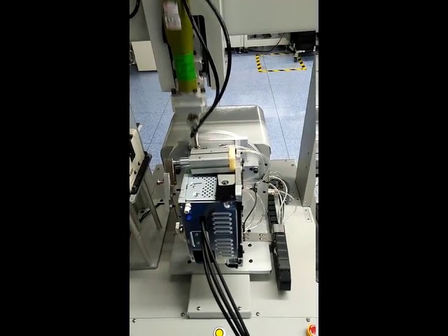 rotating screw fastening machine